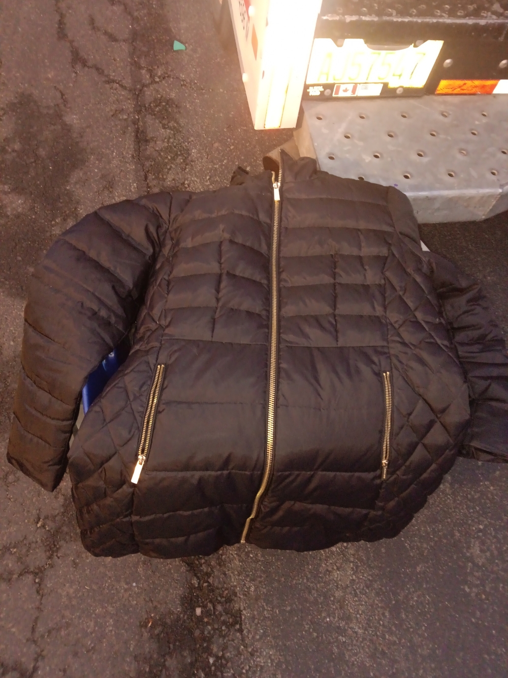 Michael Kors Black Quilted Puffer Jacket with Gold Zippers Xl Great Shape